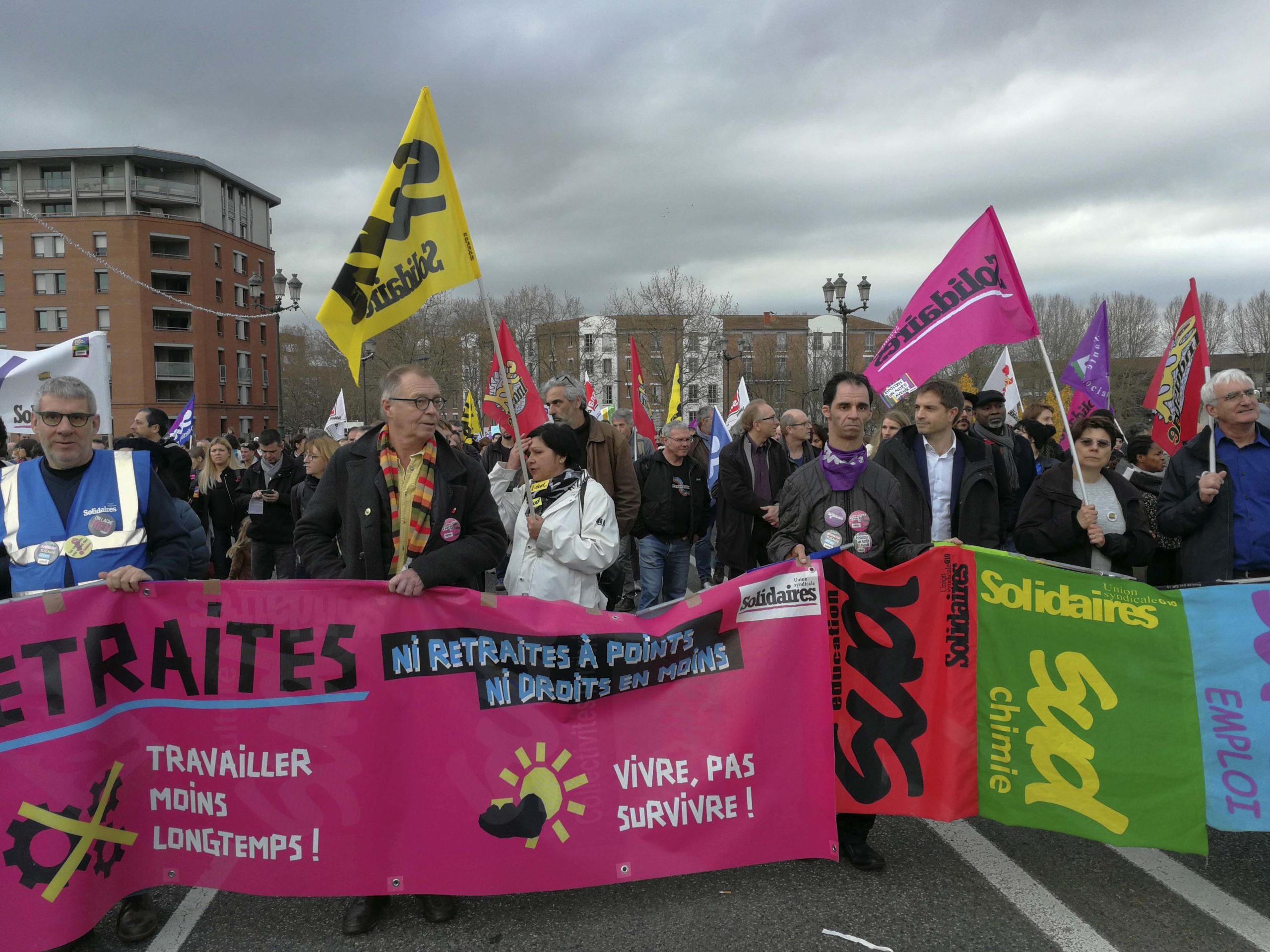📷 17 décembre, 35 000 manifestants en Midi Pyrénées!